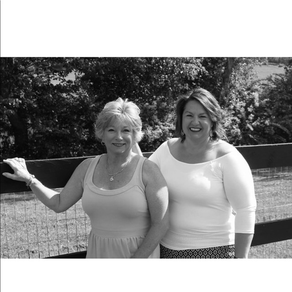 Meet your Posher, Melissa - Picture 1 of 1